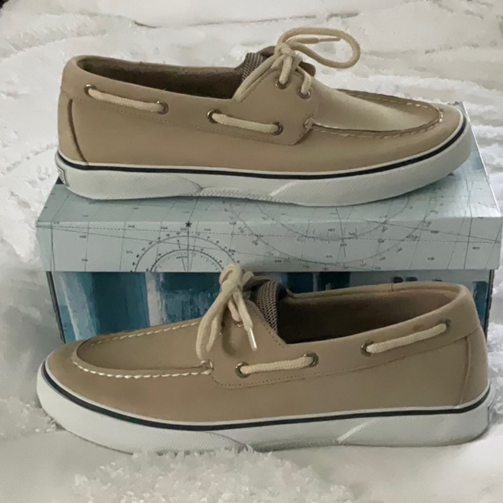 Sperry Halyard 2-Eye (Stone) Leather Boat Shoe - Size 9.5M